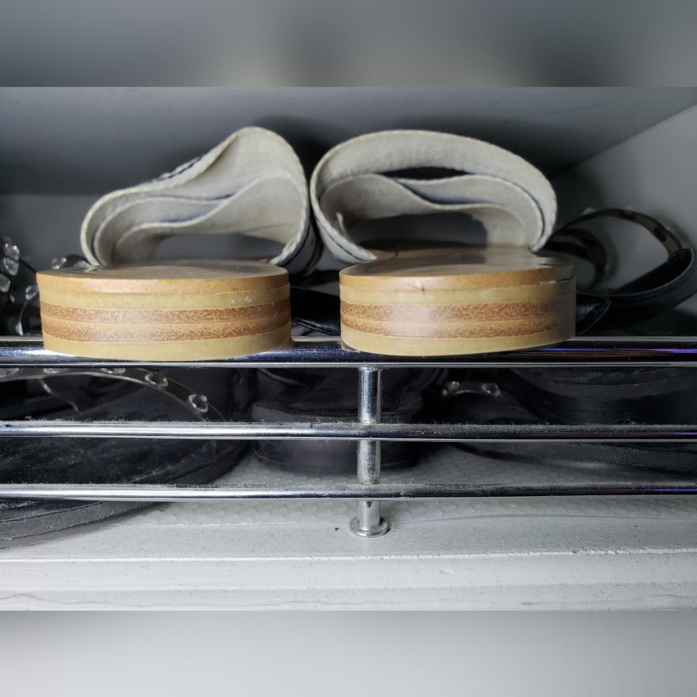 Bcbgeneration Flat Sandals - image 5